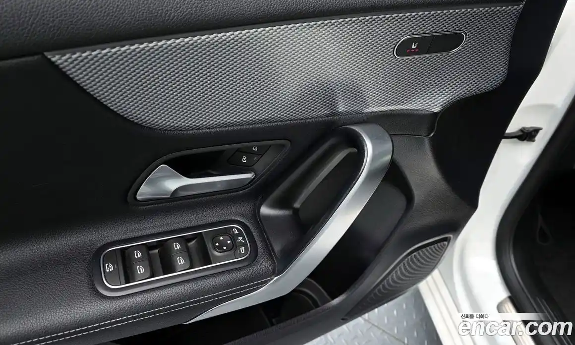 Mercedes-Benz A-Class 2022 2.0 Автомат в Москве № 137125, фото 9