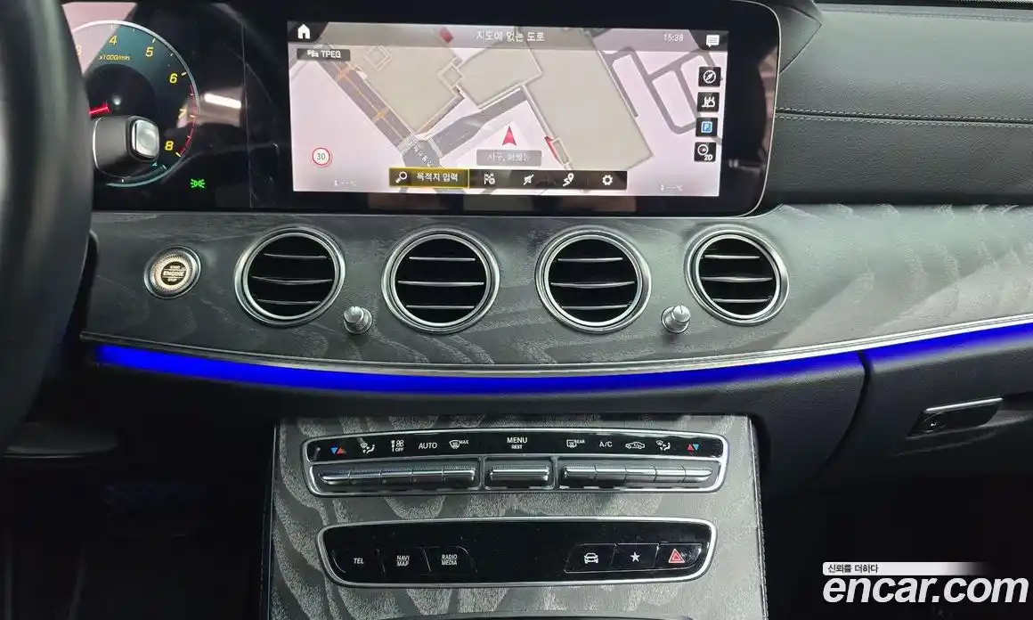 Mercedes-Benz E-Class 2023 2.0 Автомат в Москве № 137513, фото 14