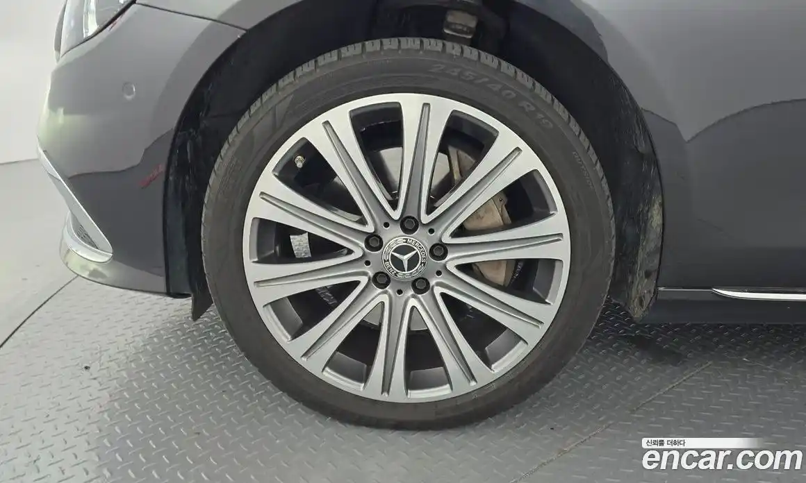 Mercedes-Benz E-Class 2023 2.0 Автомат в Москве № 137513, фото 5