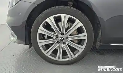 Mercedes-Benz E-Class 2023 2.0 Автомат в Москве № 137513, миниатюра 5