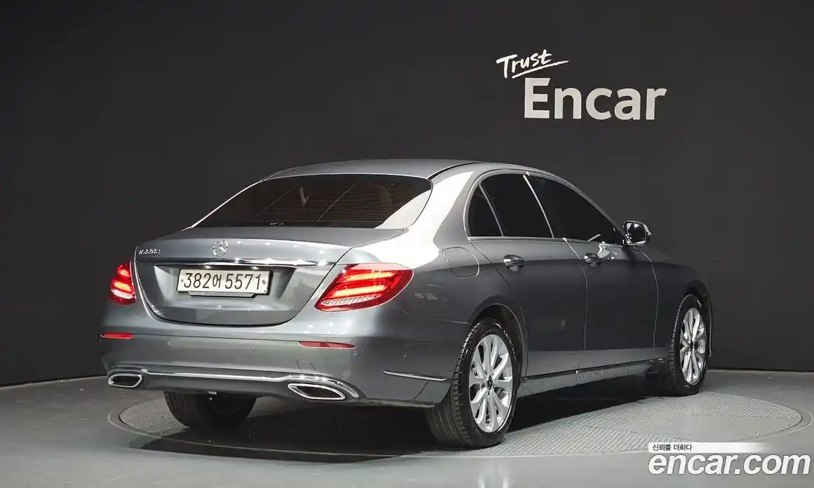 Mercedes-Benz E-Class 2019 1.9 Автомат в Москве № 141464, фото 18