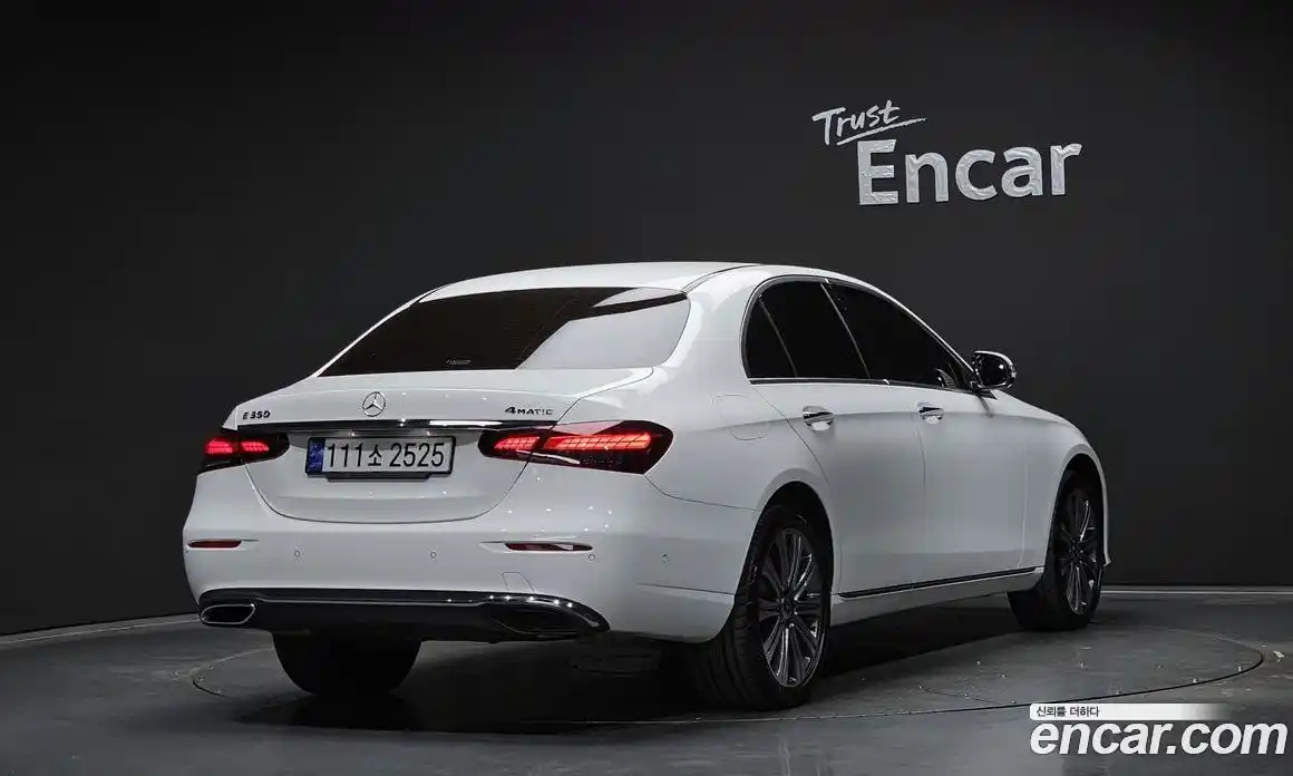 Mercedes-Benz E-Class 2023 2.0 Автомат в Москве № 142350, фото 13