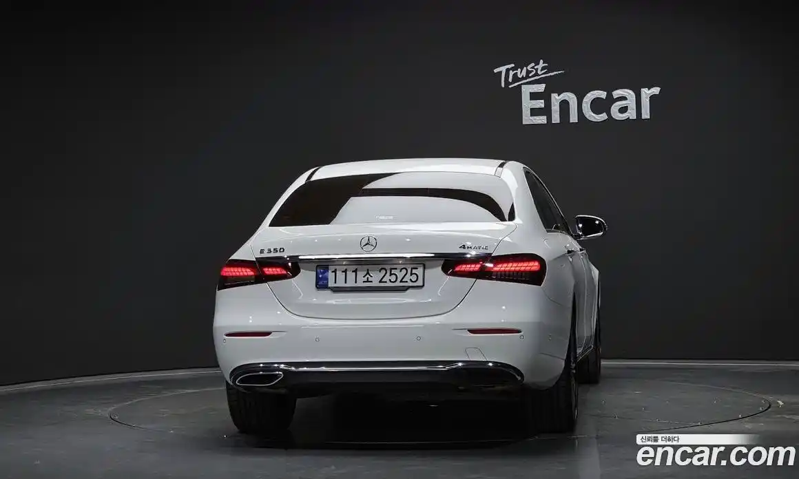 Mercedes-Benz E-Class 2023 2.0 Автомат в Москве № 142350, фото 9