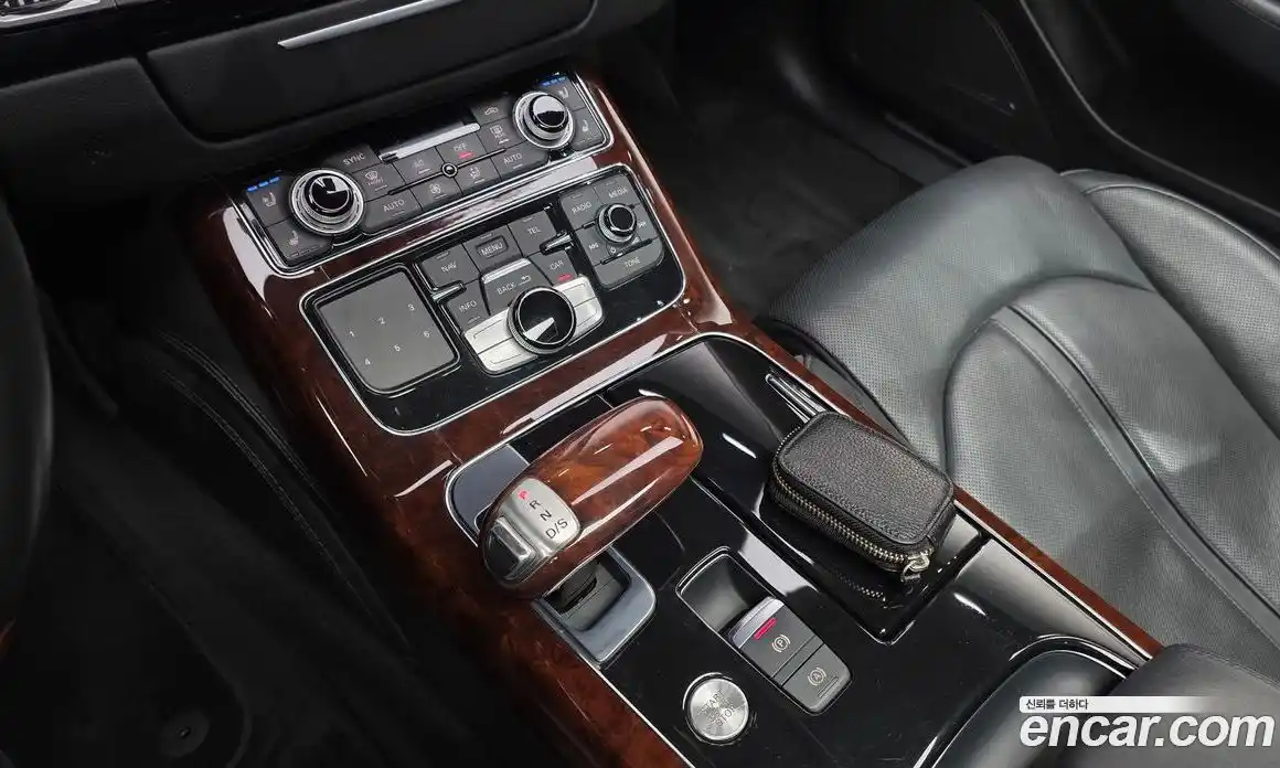 Audi A8 2012 4.2 Автомат в Москве № 147209, фото 11