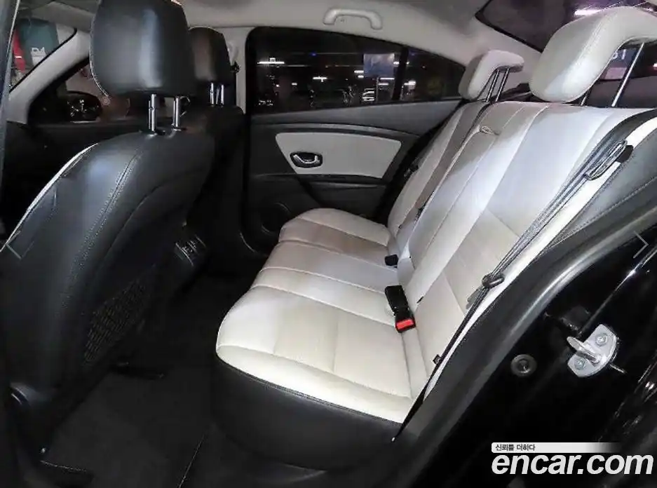 Renault SM3 2017 1.6 Автомат в Москве № 152210, фото 7