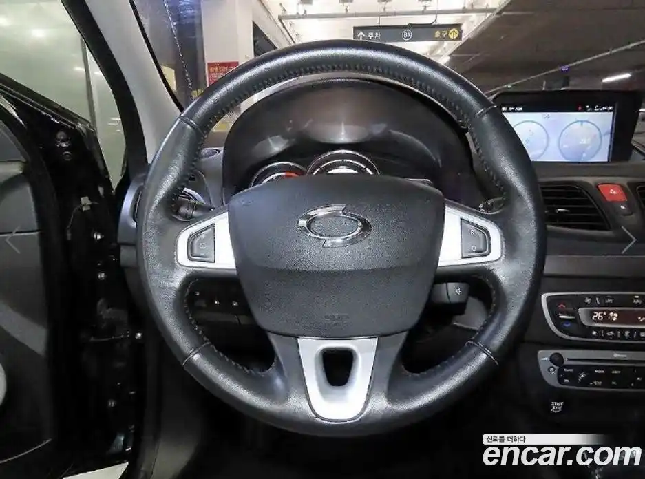 Renault SM3 2017 1.6 Автомат в Москве № 152210, фото 8