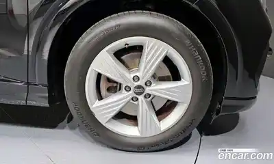 Audi Q4 e-tron 2023 0.2 Автомат в Москве № 158660, миниатюра 5