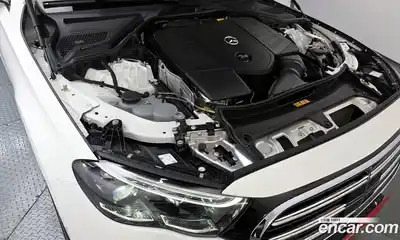 Mercedes-Benz E-Class 2024 2.0 Автомат в Москве № 160018, миниатюра 12