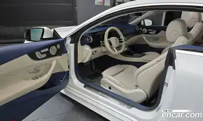 Mercedes-Benz E-Class 2023 2.0 Автомат в Москве № 161281, миниатюра 4