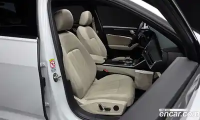 Audi A6 2023 2.0 Автомат в Москве № 162861, миниатюра 10