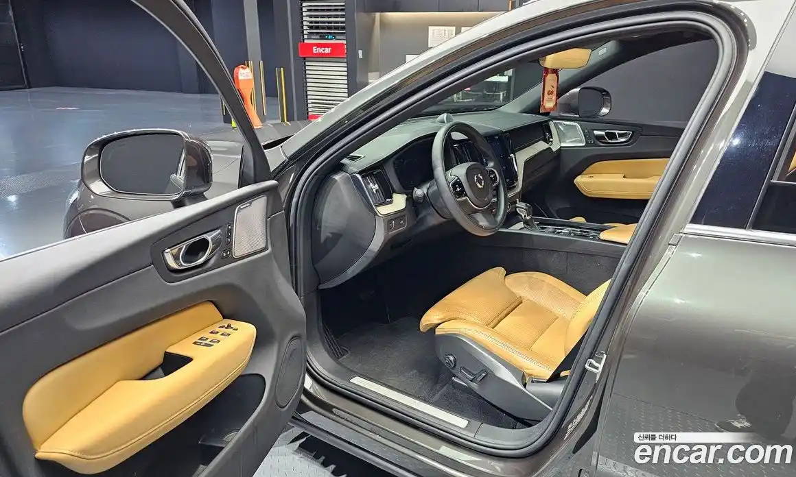 Volvo XC60 2019 2.0 Автомат в Москве № 164616, фото 16