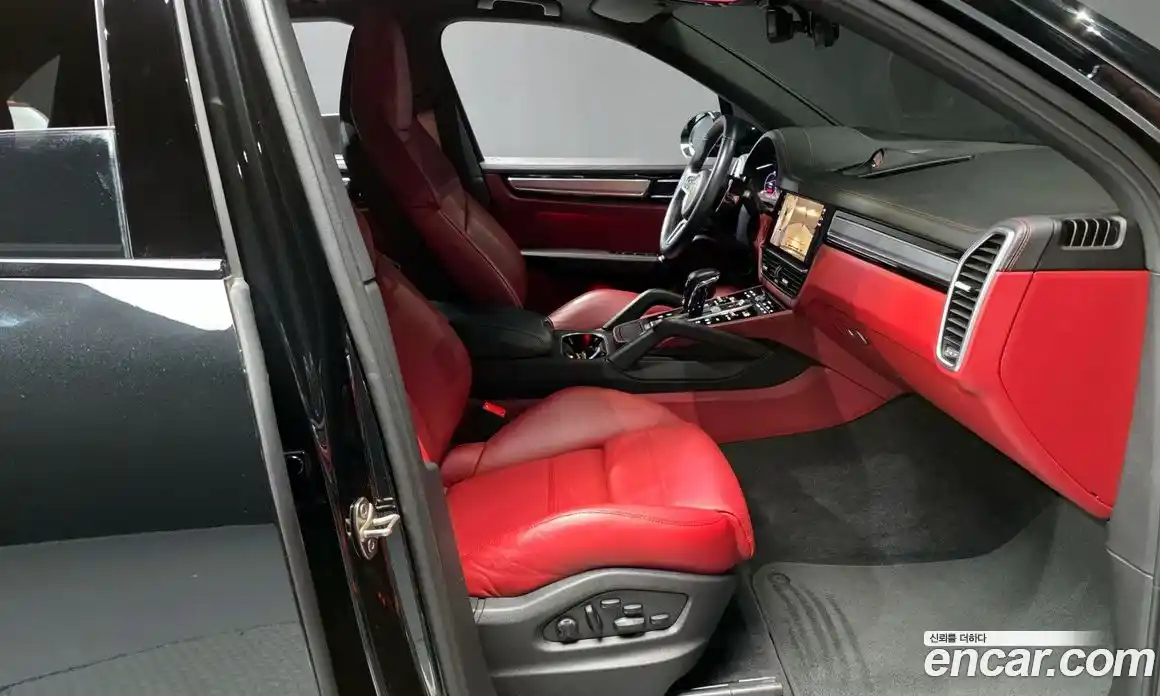 Porsche Cayenne 2023 3.0 Автомат в Москве № 165209, фото 11