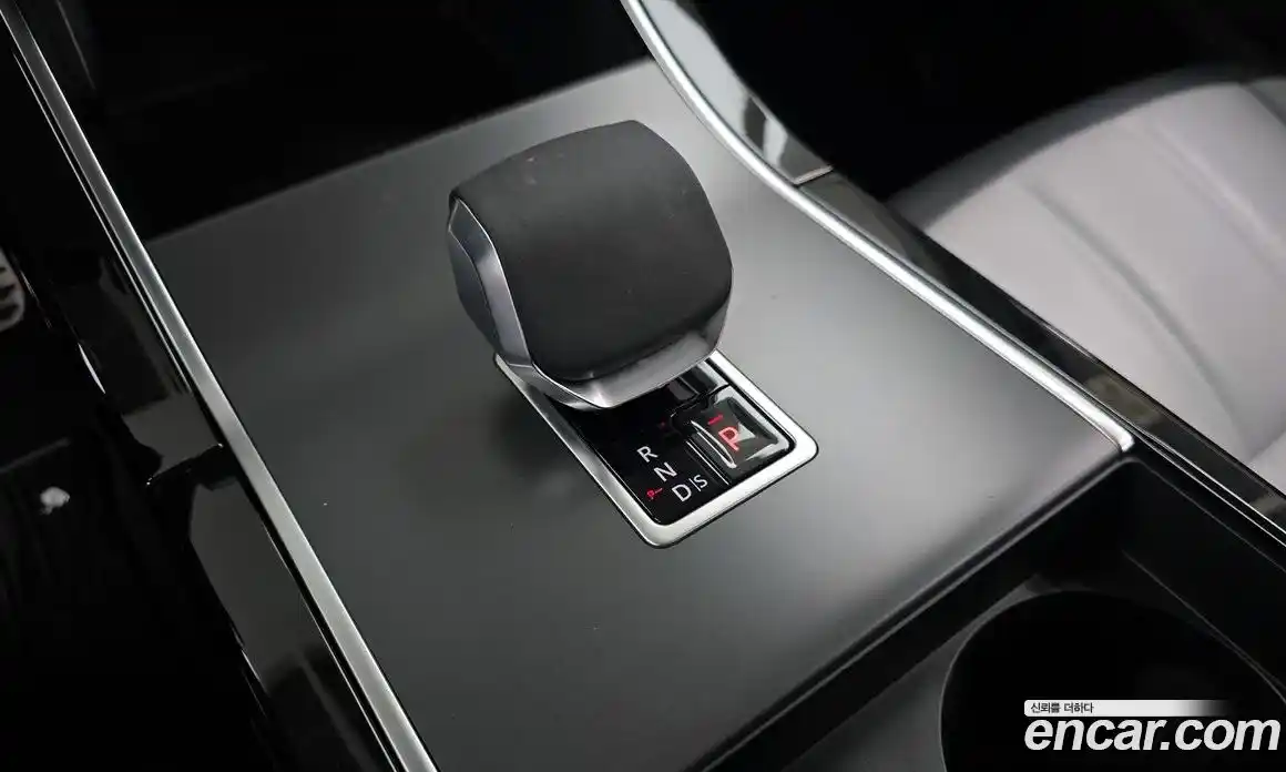 Land Rover Range-Rover Evoque 2024 2.0 Автомат в Москве № 166055, фото 16