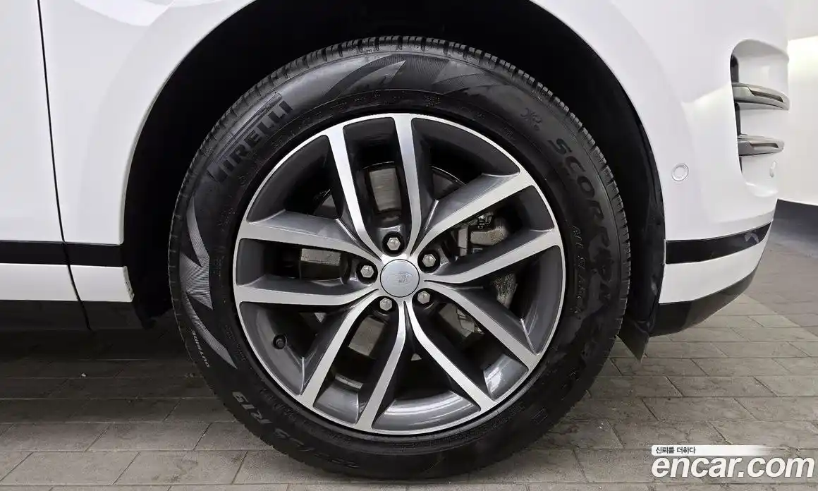 Land Rover Range-Rover Evoque 2024 2.0 Автомат в Москве № 166055, фото 18