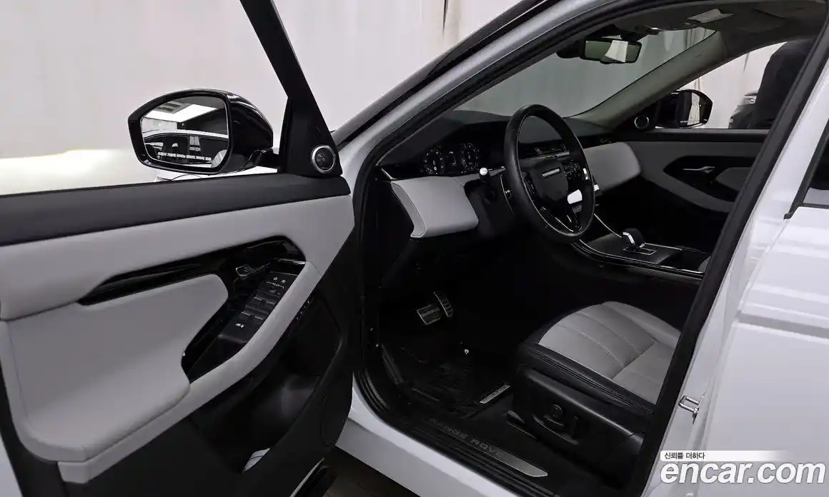 Land Rover Range-Rover Evoque 2024 2.0 Автомат в Москве № 166055, фото 19