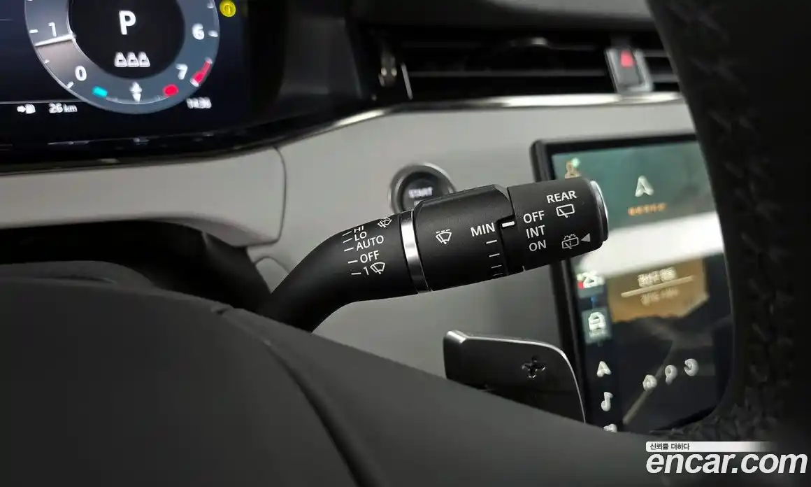 Land Rover Range-Rover Evoque 2024 2.0 Автомат в Москве № 166055, фото 6