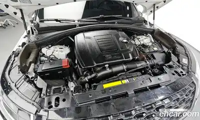 Land Rover Range-Rover Velar 2023 2.0 Автомат в Москве № 166115, миниатюра 6