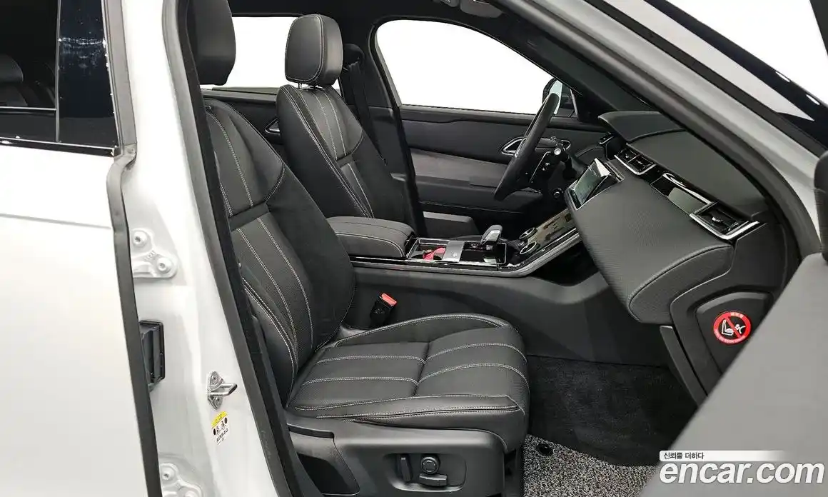 Land Rover Range-Rover Velar 2023 2.0 Автомат в Москве № 166115, фото 10