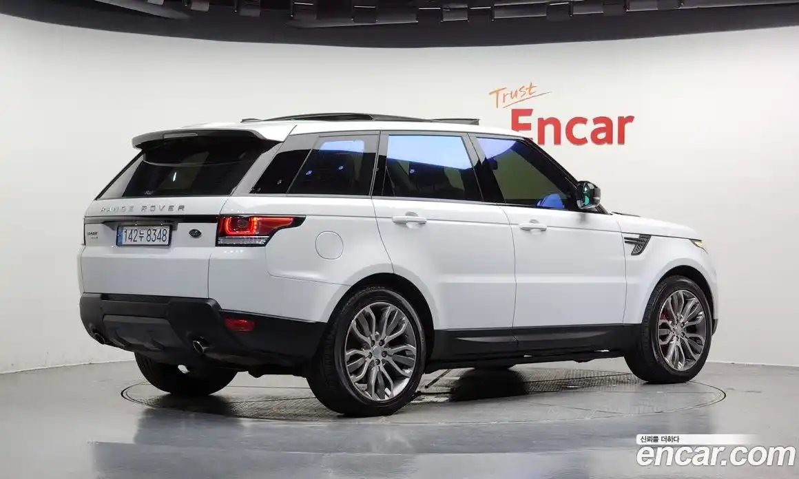 Land Rover Range-Rover Sport 2016 3.0 Автомат в Москве № 166122, фото 9