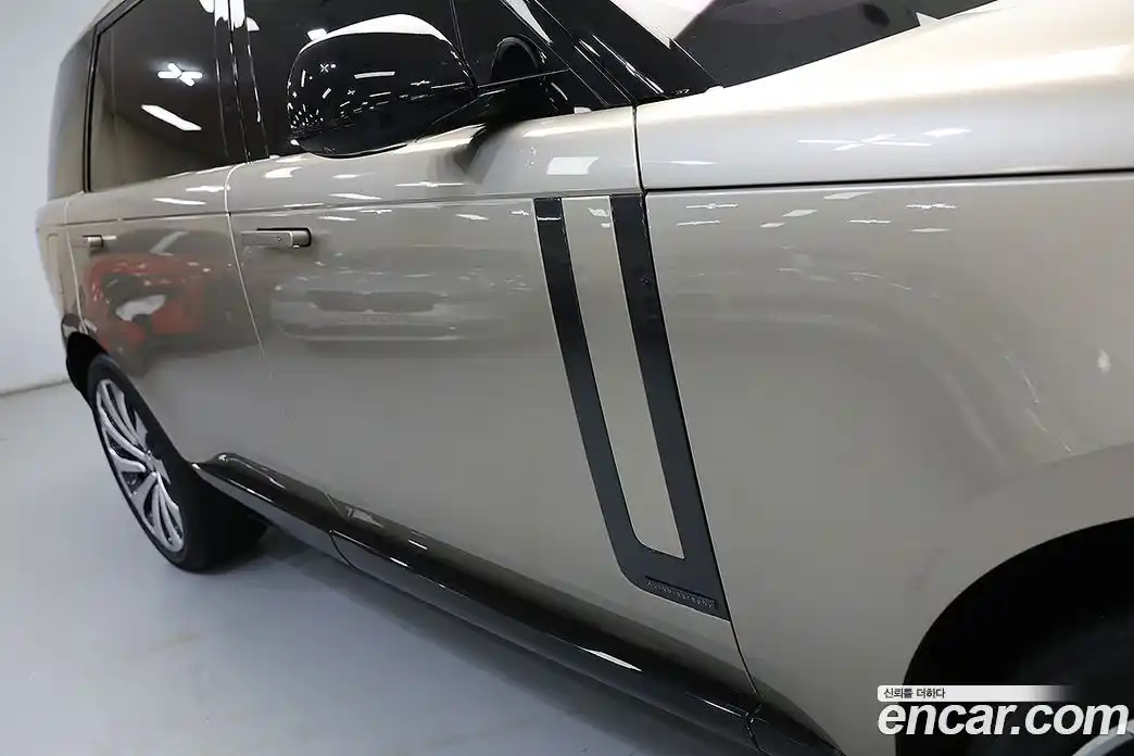 Land Rover Range-Rover 2023 4.4 Автомат в Москве № 166772, фото 18