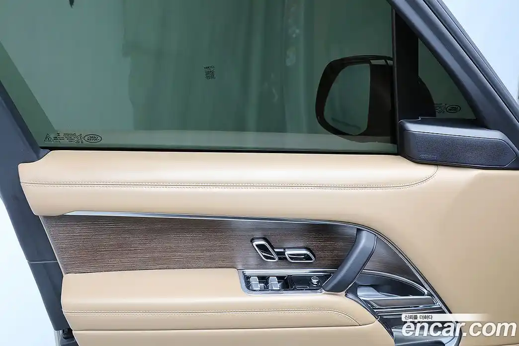 Land Rover Range-Rover 2023 4.4 Автомат в Москве № 166772, фото 6