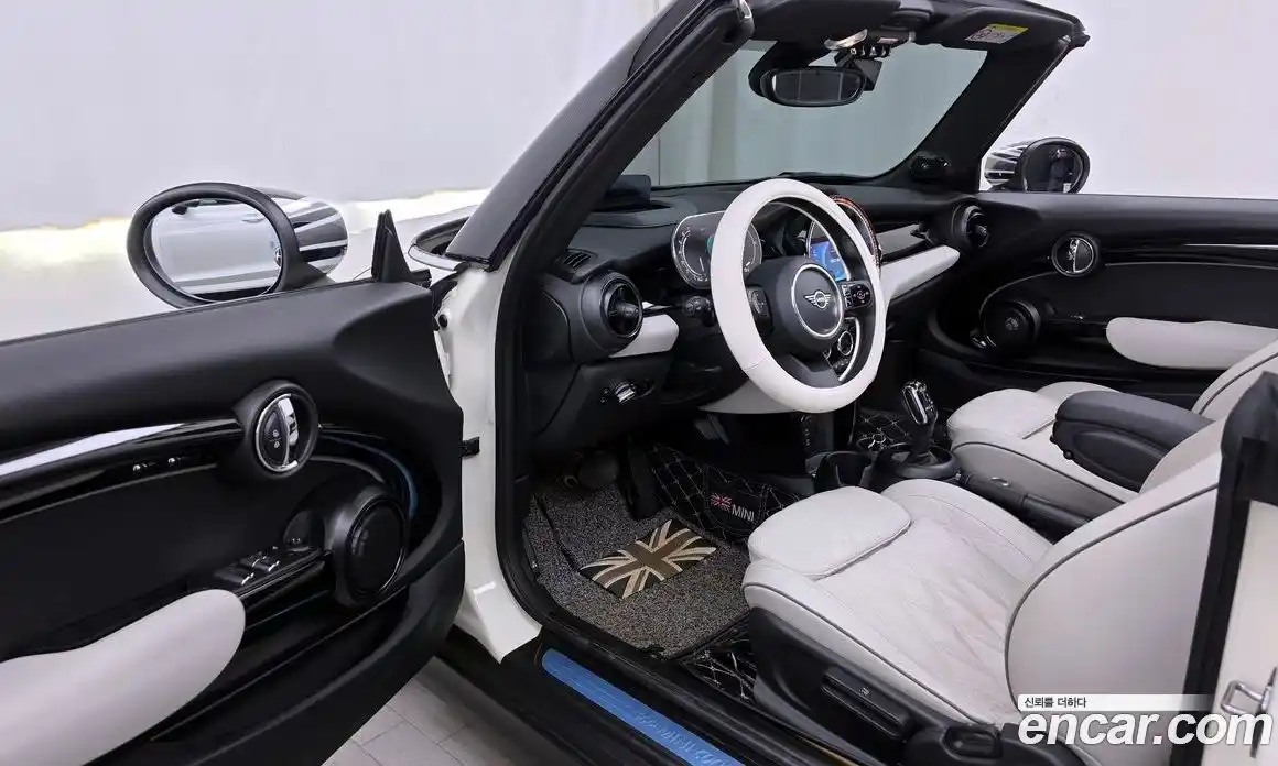 Mini Cooper Convertible 2023 2.0 Автомат в Москве № 167113, фото 13