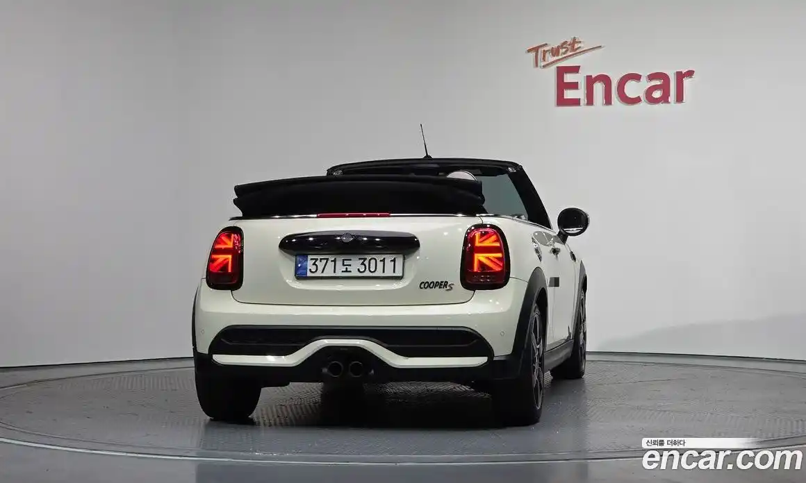 Mini Cooper Convertible 2023 2.0 Автомат в Москве № 167113, фото 14