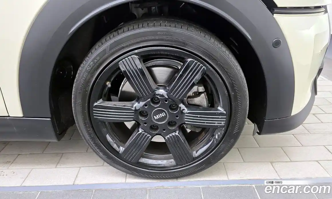 Mini Cooper Convertible 2023 2.0 Автомат в Москве № 167113, фото 19