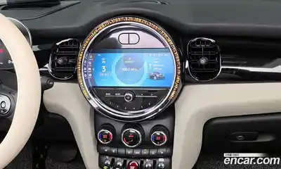 Mini Cooper Convertible 2023 2.0 Автомат в Москве № 167113, миниатюра 3