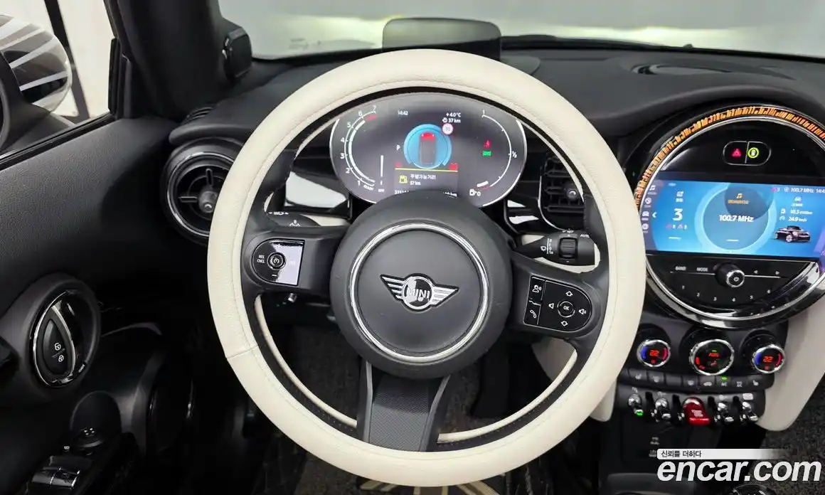 Mini Cooper Convertible 2023 2.0 Автомат в Москве № 167113, фото 4