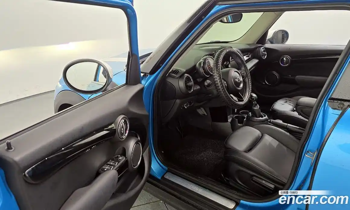 Mini Cooper 2015 1.5 Автомат в Москве № 167270, фото 11