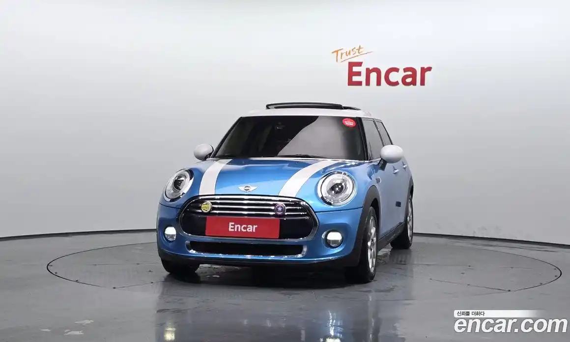 Mini Cooper 2015 1.5 Автомат в Москве № 167270, фото 12