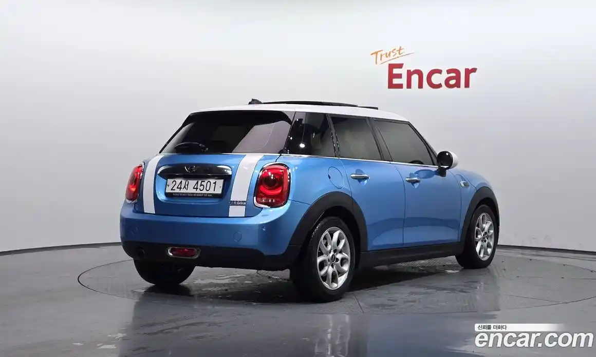 Mini Cooper 2015 1.5 Автомат в Москве № 167270, фото 3