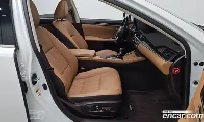 Lexus ES 2018 2.5 Автомат в Москве № 168201, миниатюра 11
