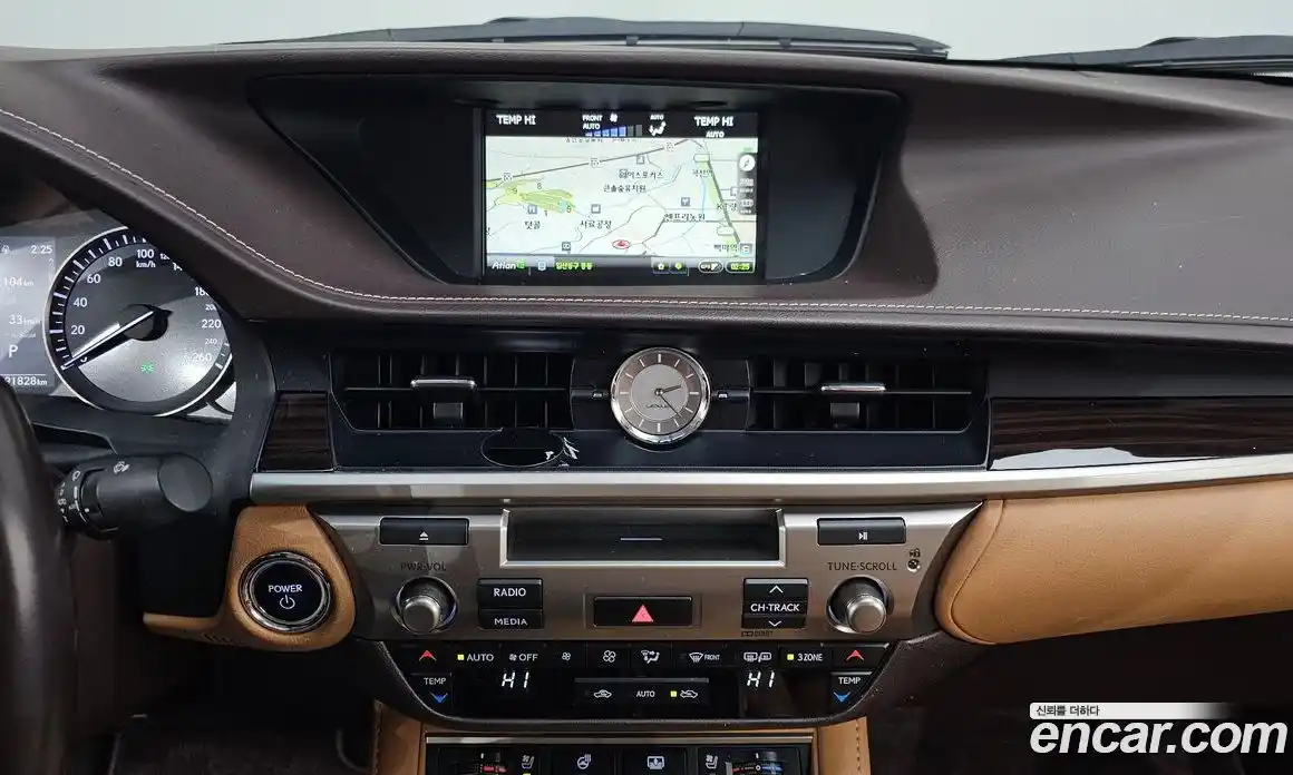 Lexus ES 2018 2.5 Автомат в Москве № 168201, фото 14