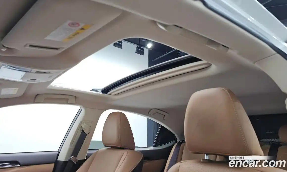 Lexus ES 2018 2.5 Автомат в Москве № 168201, фото 20