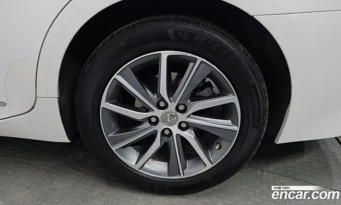 Lexus ES 2018 2.5 Автомат в Москве № 168201, фото 5