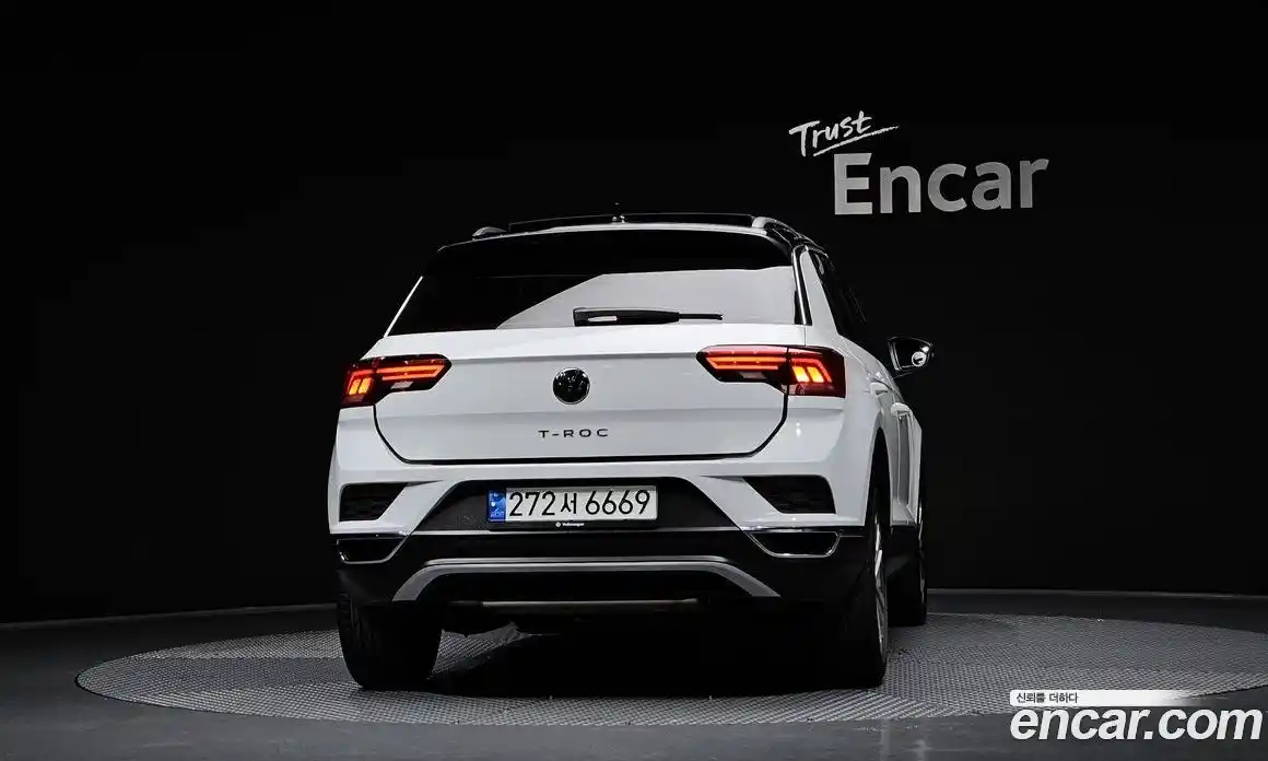 Volkswagen T-Roc 2022 2.0 Автомат в Москве № 168528, фото 15