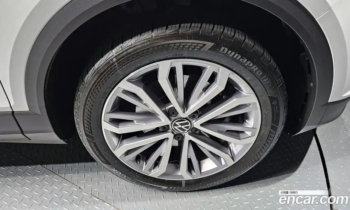 Volkswagen T-Roc 2022 2.0 Автомат в Москве № 168528, фото 16