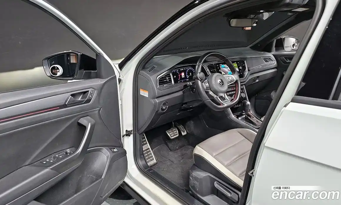 Volkswagen T-Roc 2022 2.0 Автомат в Москве № 168528, фото 9