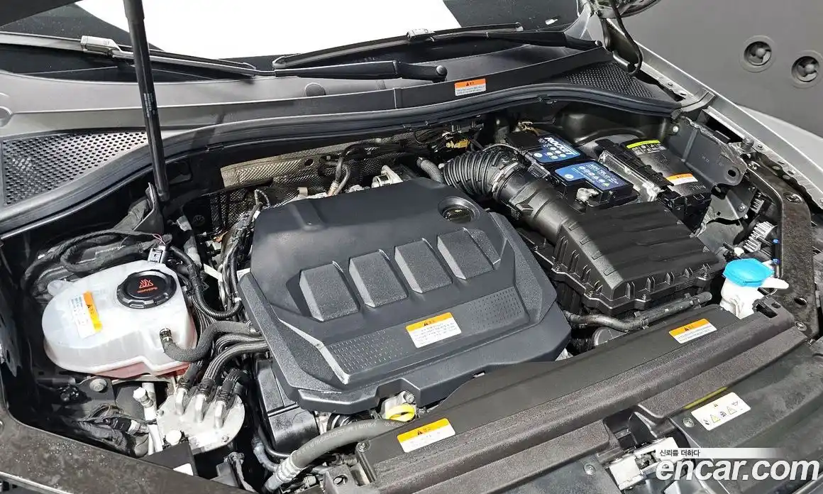 Volkswagen Tiguan 2023 2.0 Автомат в Москве № 168689, фото 3