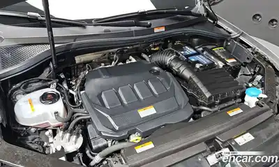 Volkswagen Tiguan 2023 2.0 Автомат в Москве № 168689, миниатюра 3