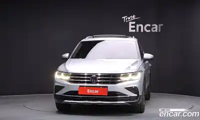 Volkswagen Tiguan 2023 2.0 Автомат в Москве № 168689, миниатюра 4