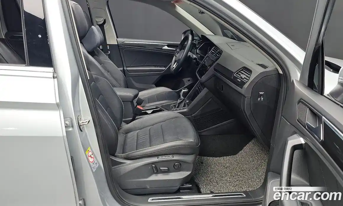 Volkswagen Tiguan 2023 2.0 Автомат в Москве № 168689, фото 8