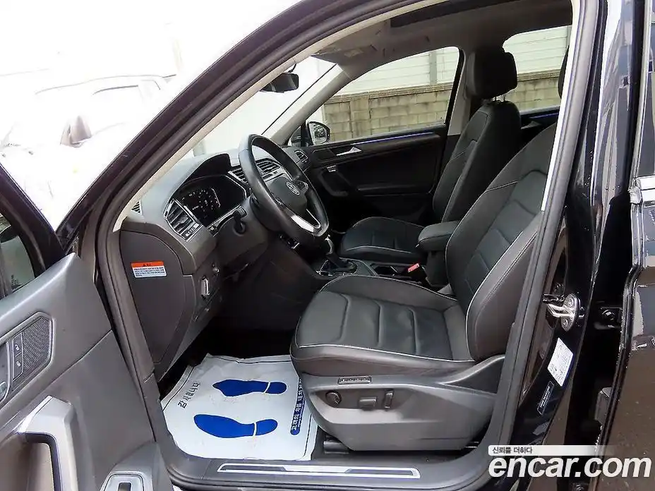 Volkswagen Tiguan 2023 2.0 Автомат в Москве № 169175, фото 5