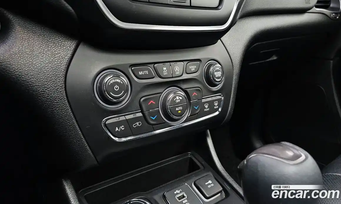 Jeep Cherokee 2019 2.4 Автомат в Москве № 169776, фото 15