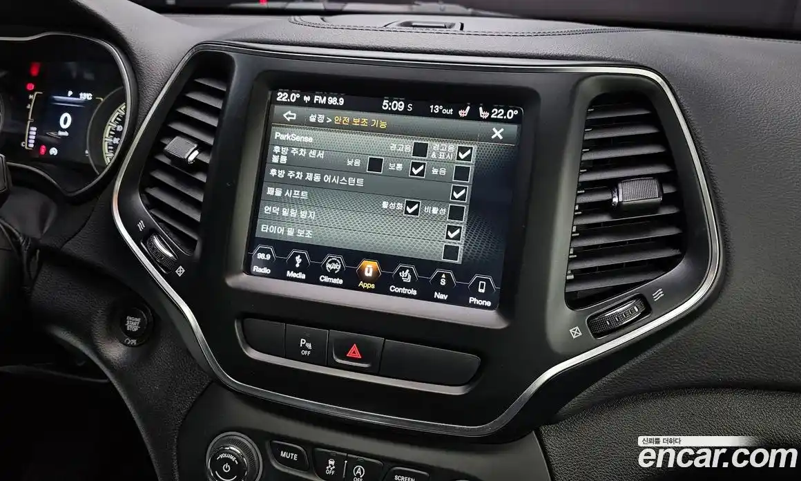 Jeep Cherokee 2019 2.4 Автомат в Москве № 169776, фото 17