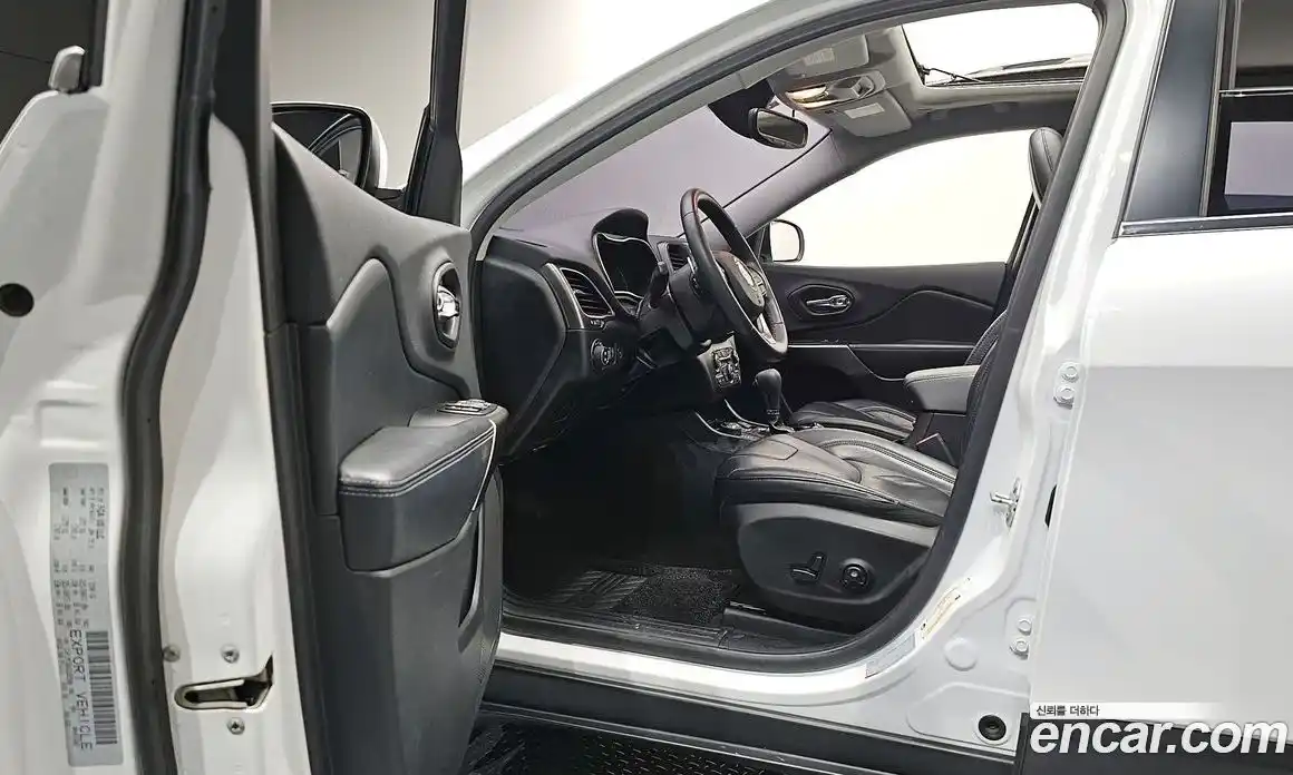 Jeep Cherokee 2019 2.4 Автомат в Москве № 169776, фото 10