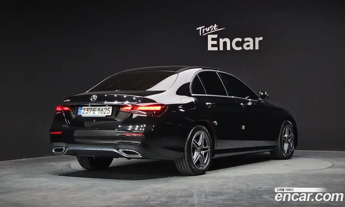 Mercedes-Benz E-Class 2023 2.0 Автомат в Москве № 178729, фото 9