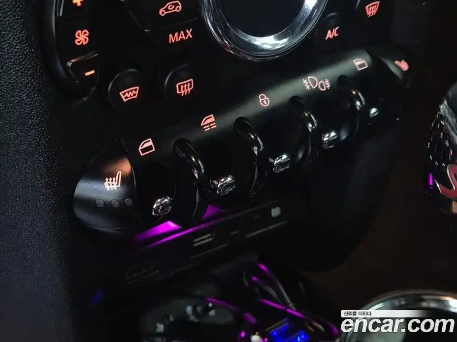 Mini Cooper Convertible 2015 1.6 Автомат в Москве № 188625, фото 15